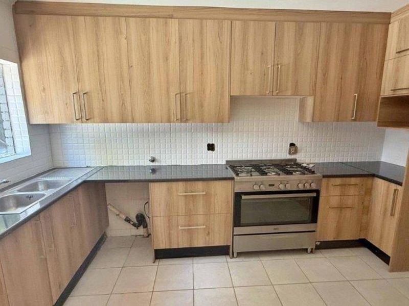 House For Sale In Pretoria - Photo 7