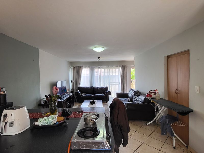 Townhouse For Sale In Centurion - Photo 2