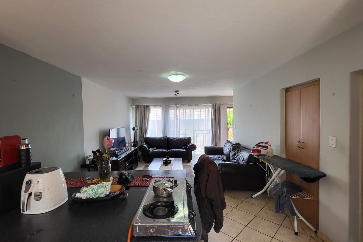 Townhouse For Sale In Centurion - Photo 2