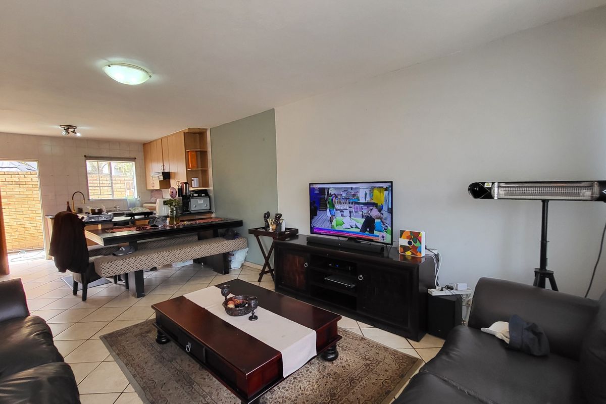 Townhouse For Sale In Centurion - Photo 3