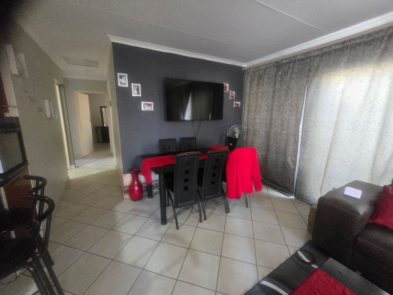 House For Sale In Pretoria - Photo 2