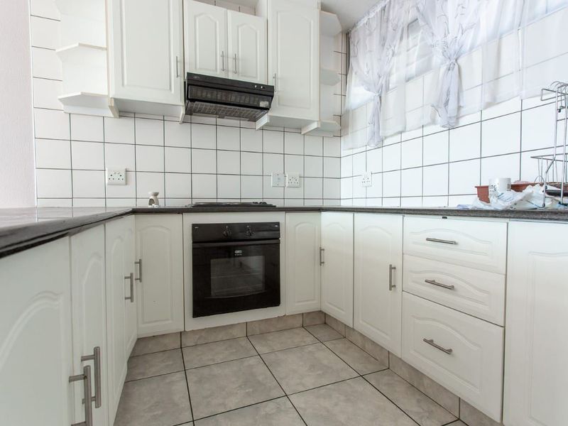 Apartment Rental Monthly In Amanzimtoti - Photo 3