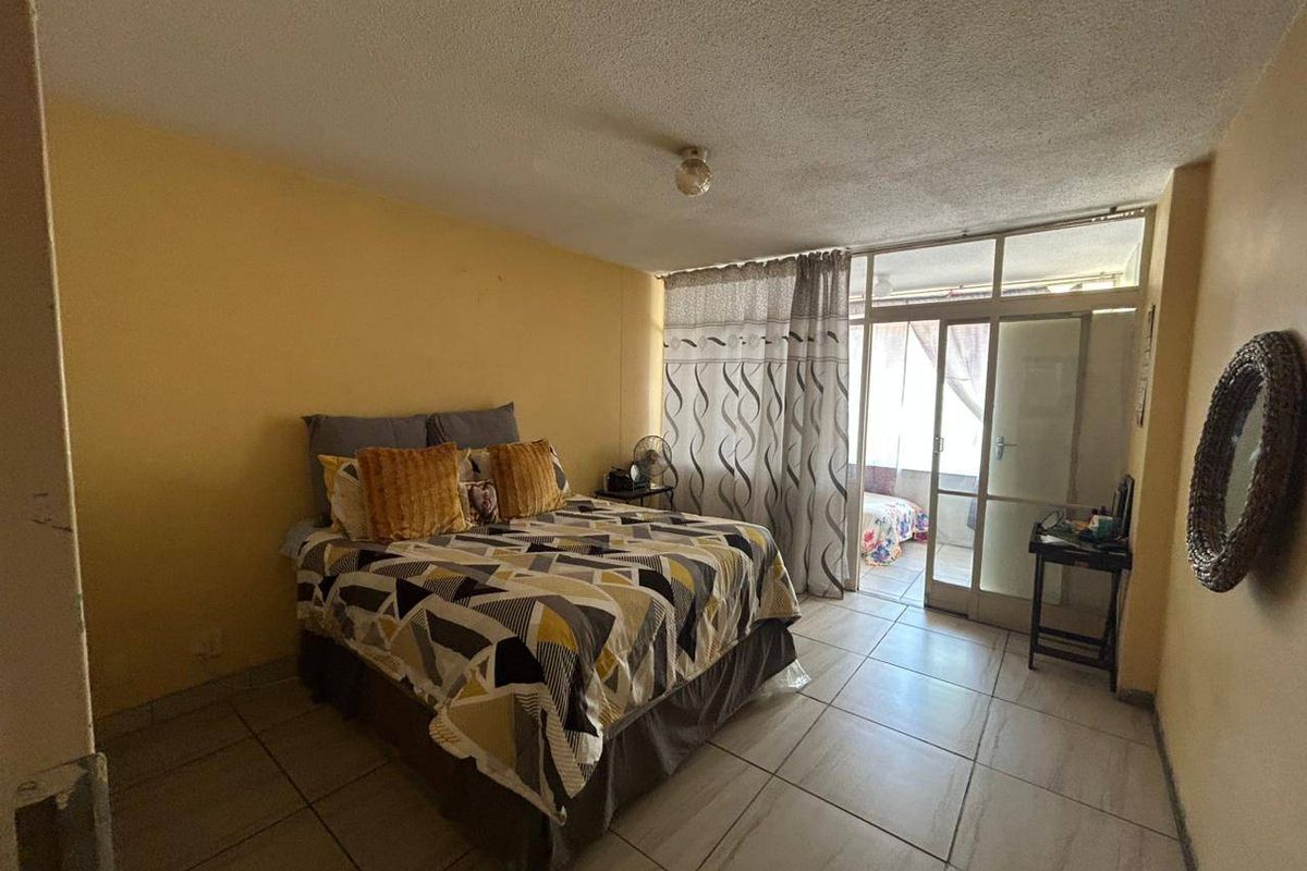 Apartment For Sale In Pretoria - Photo 3