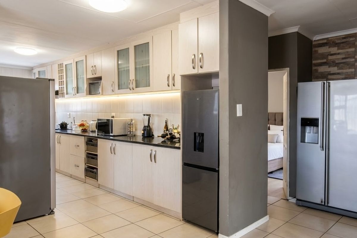 House For Sale In Kuils River - Photo 4