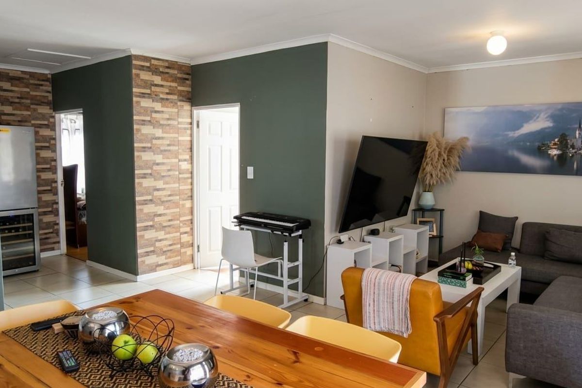 House For Sale In Kuils River - Photo 3