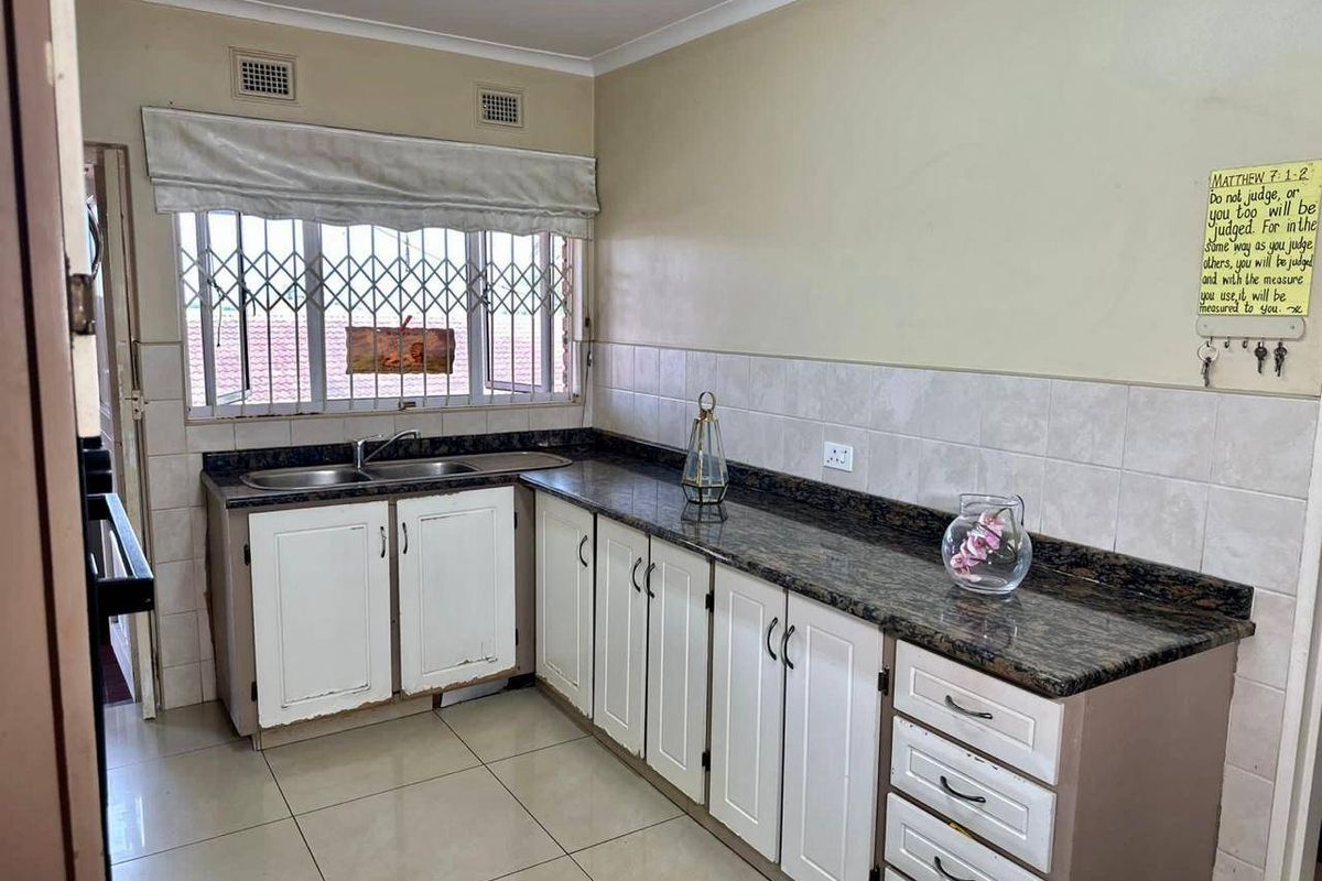 House For Sale In Umhlanga - Photo 3