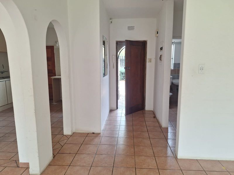 Townhouse For Sale In Kempton Park - Photo 4