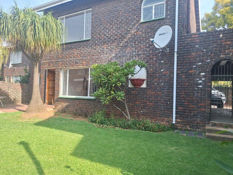 Townhouse For Sale In Kempton Park - Photo 9