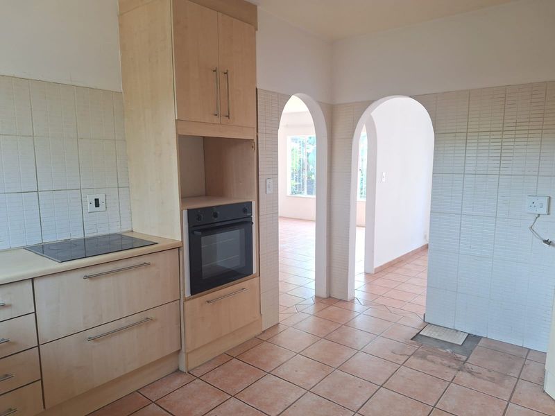 Townhouse For Sale In Kempton Park - Photo 2