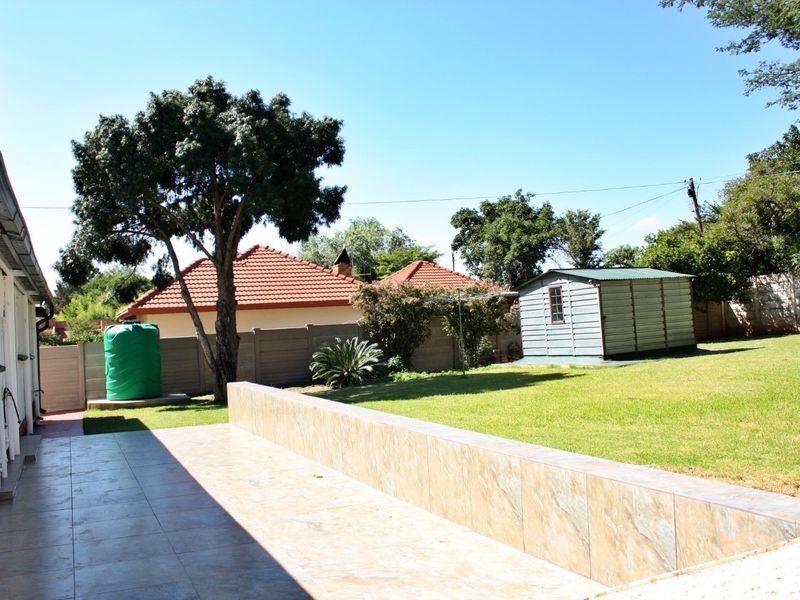 House For Sale In Rayton - Photo 3