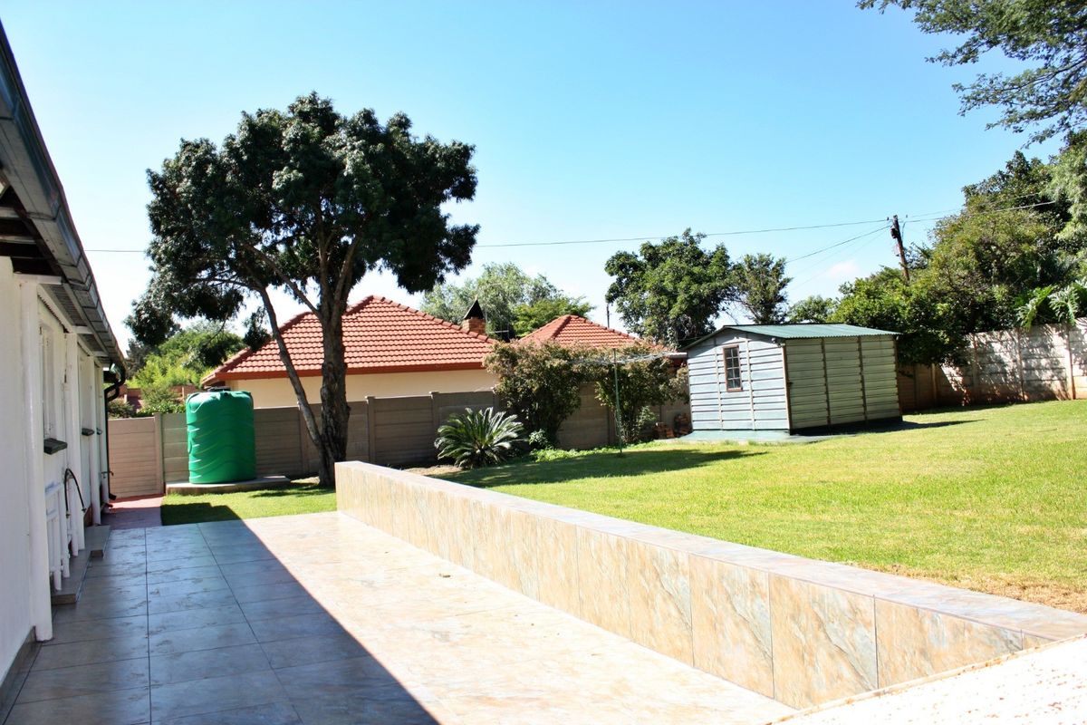 House For Sale In Rayton - Photo 3