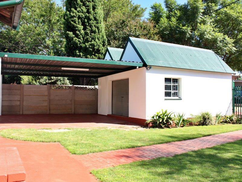 House For Sale In Rayton - Photo 2