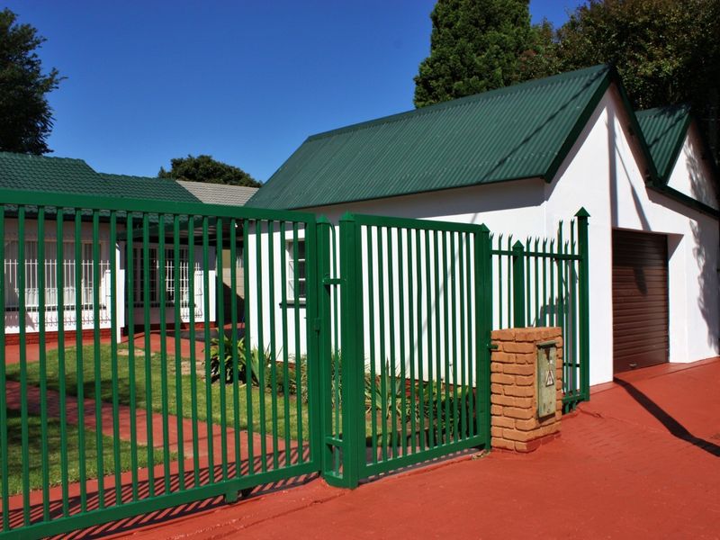 House For Sale In Rayton - Photo 5