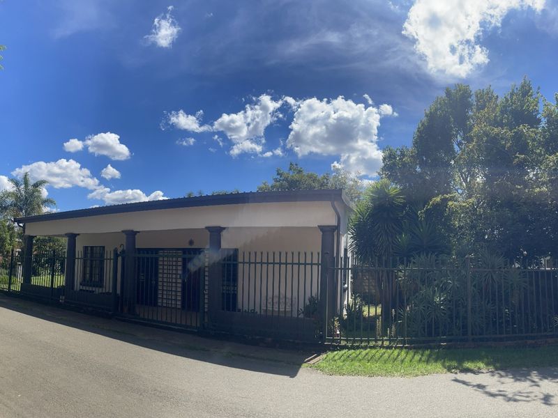 House For Sale In Rayton - Photo 3