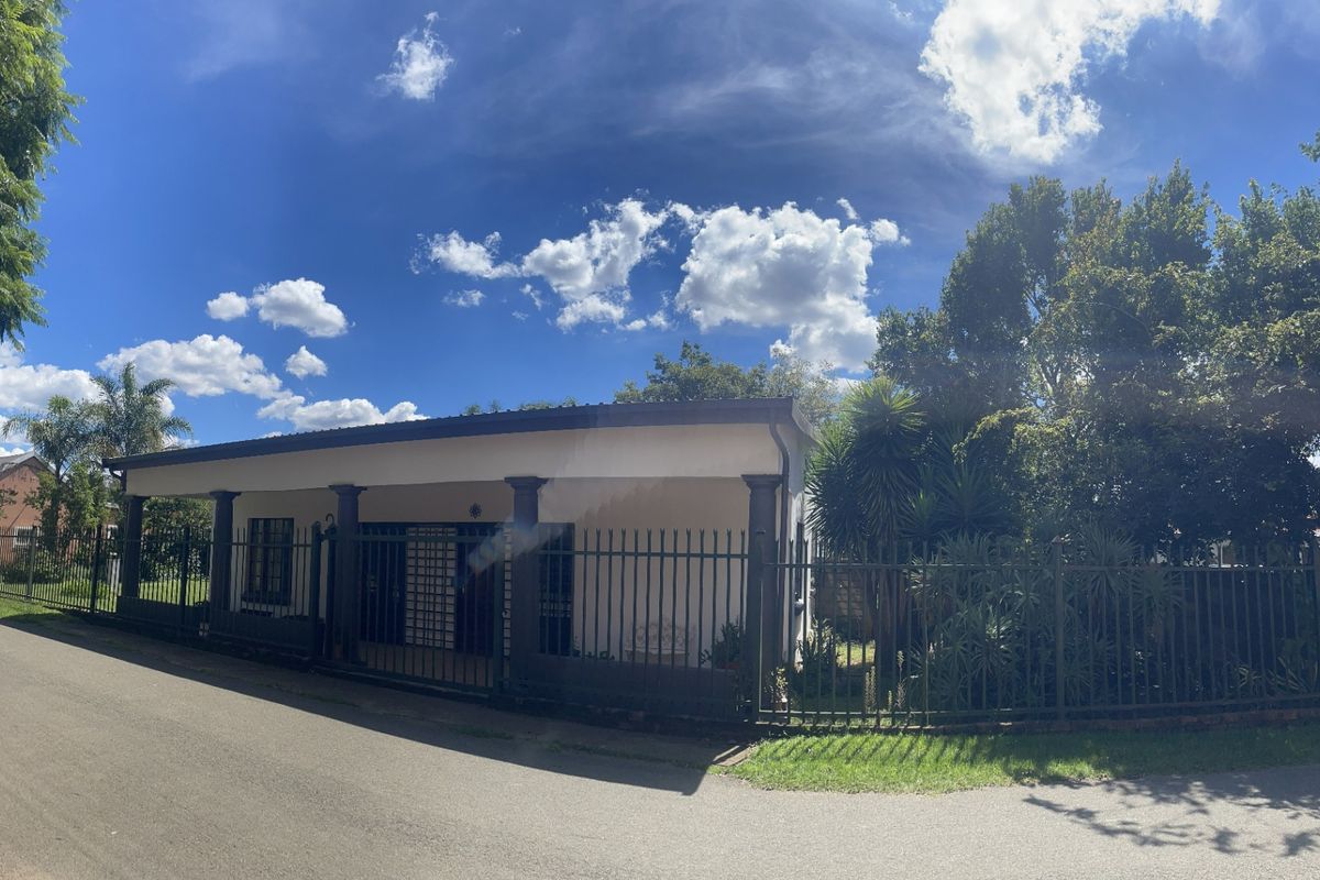 House For Sale In Rayton - Photo 3