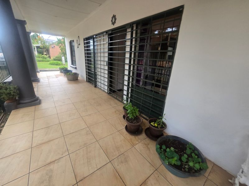 House For Sale In Rayton - Photo 9