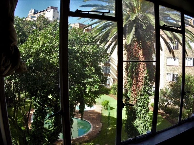 Apartment For Sale In Johannesburg - Photo 6