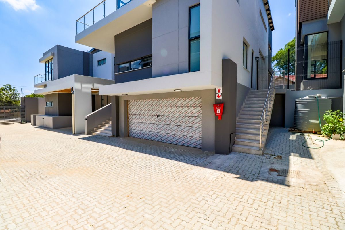 Cluster For Sale In Sandton - Photo 2