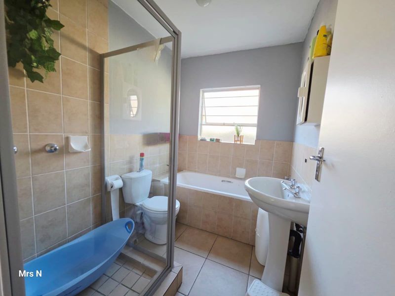 Townhouse Pending Sale In Centurion - Photo 8