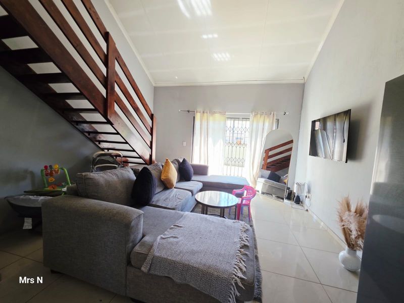 Townhouse Pending Sale In Centurion - Photo 10