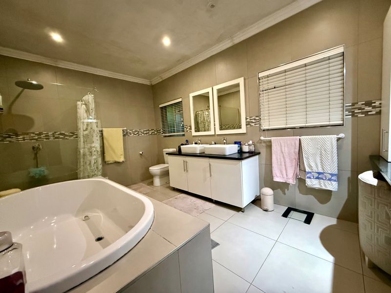 House For Sale In Bloemfontein - Photo 7