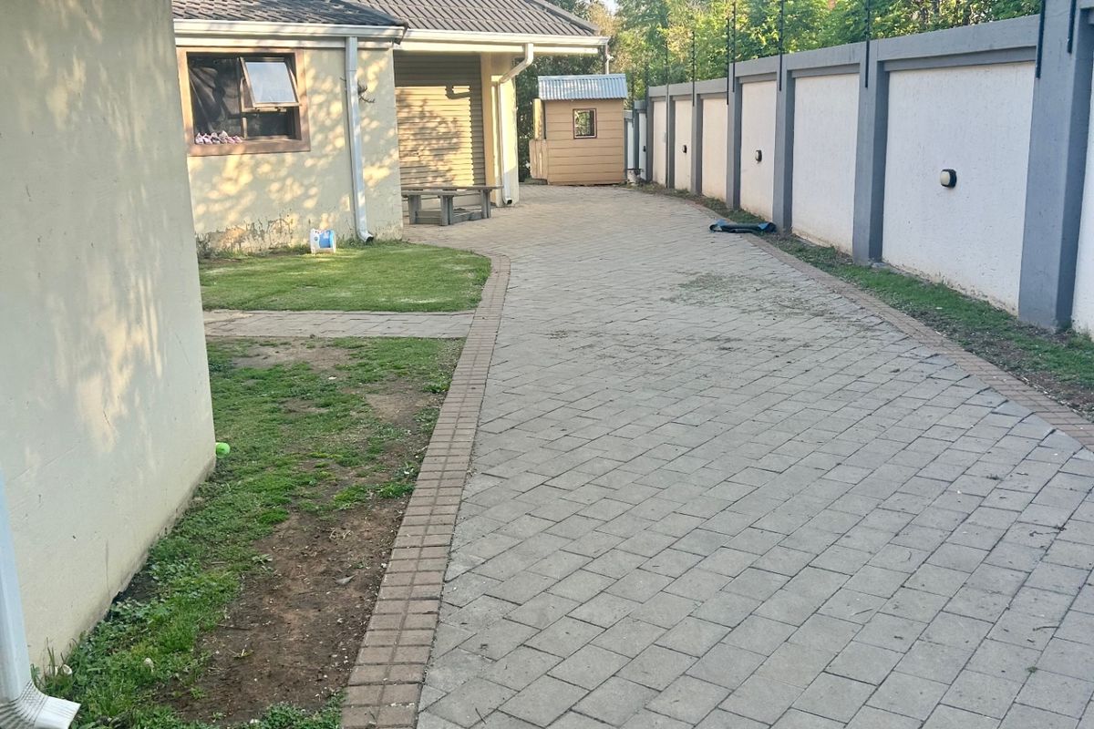 House Pending Sale In Vereeniging - Photo 4