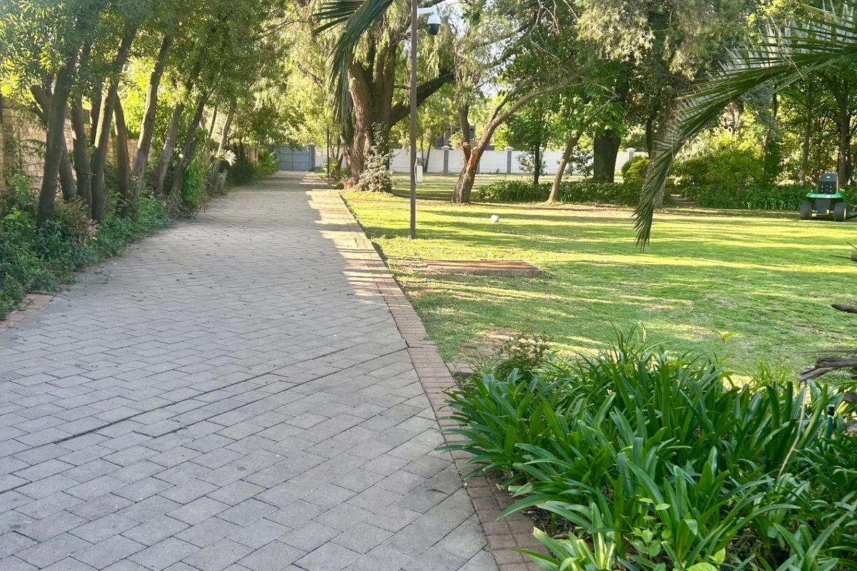 House Pending Sale In Vereeniging - Photo 3