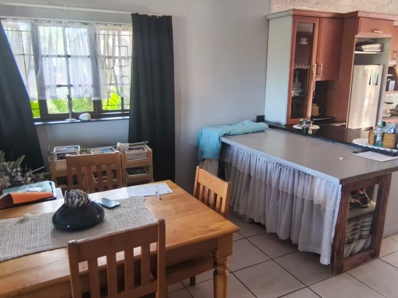 Townhouse For Sale In Port Edward - Photo 8