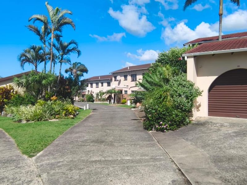 Townhouse For Sale In Port Edward - Photo 3