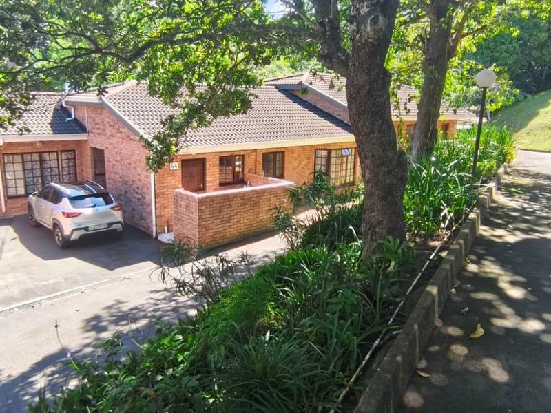 Townhouse For Sale In Margate - Photo 2