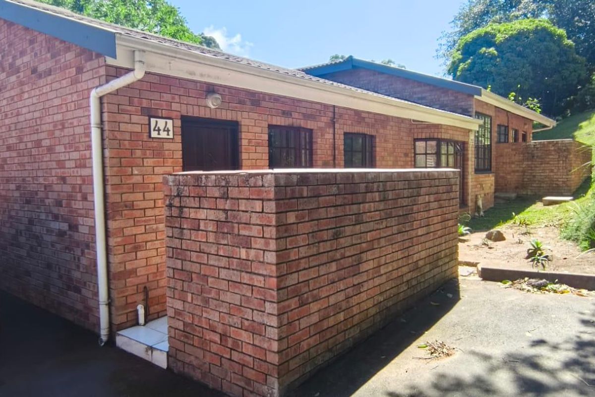 Townhouse For Sale In Margate - Photo 3