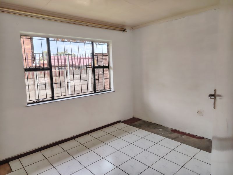 House Sold In Nigel - Photo 3