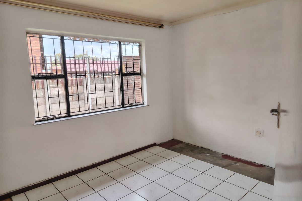 House Sold In Nigel - Photo 3