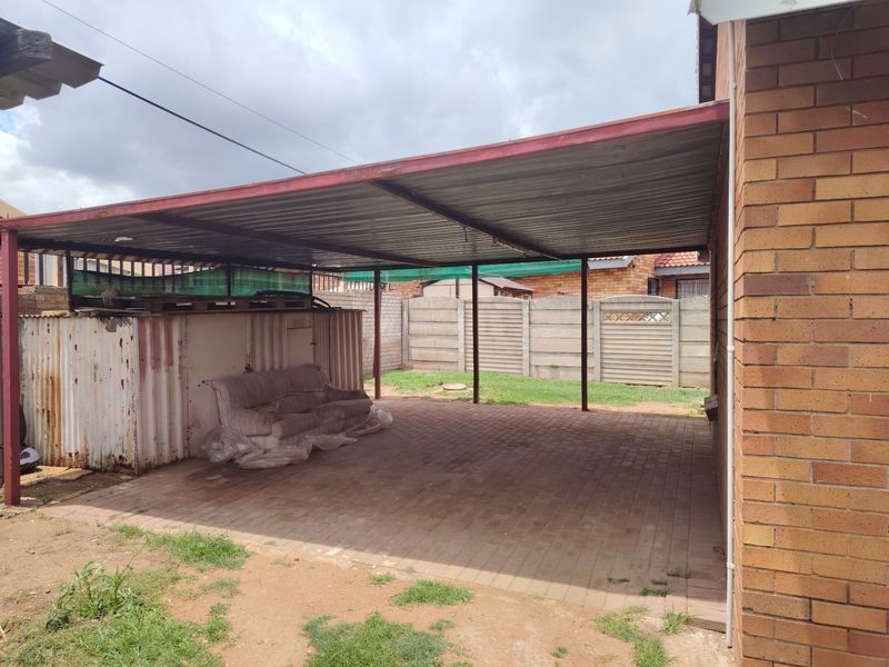 House Sold In Nigel - Photo 8