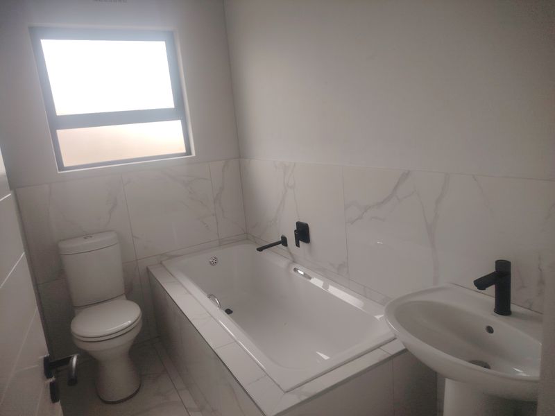 House Sold In Nigel - Photo 3