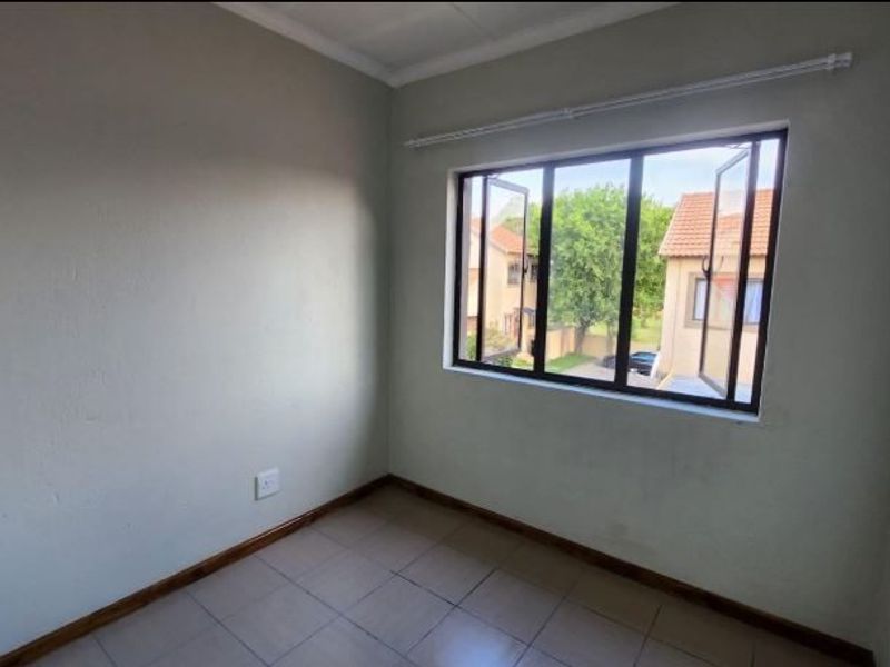 Townhouse For Sale In Midrand - Photo 9