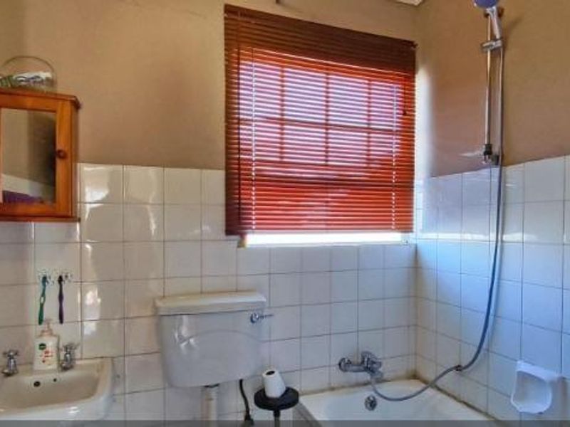 Apartment For Sale In Boksburg - Photo 4