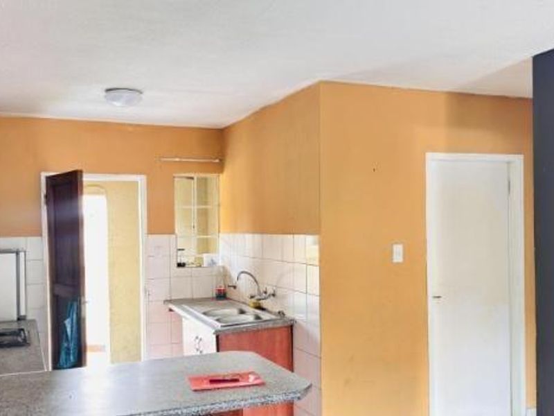 Apartment For Sale In Germiston - Photo 3