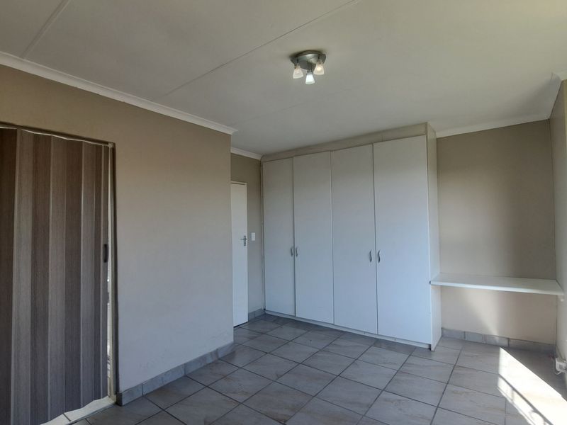 Townhouse For Sale In Midrand - Photo 9