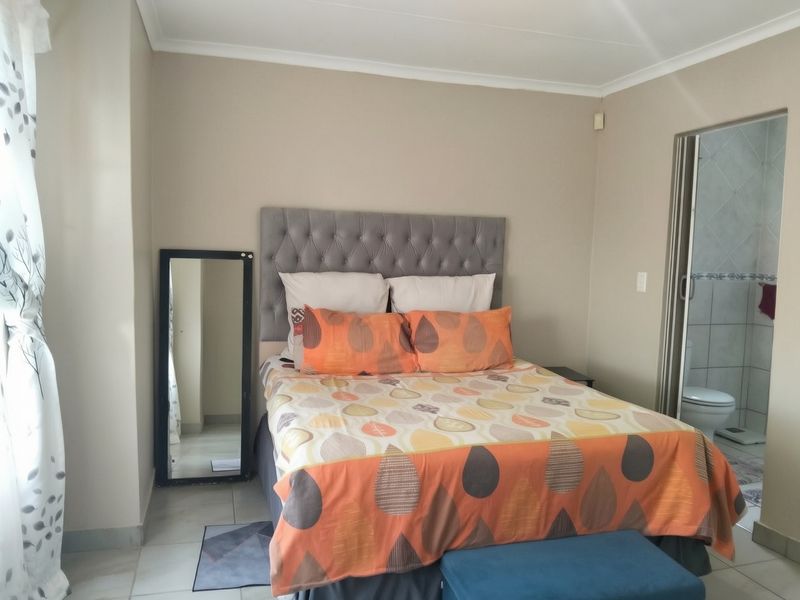 Townhouse For Sale In Midrand - Photo 9