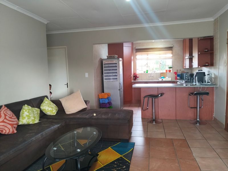 Townhouse For Sale In Midrand - Photo 7