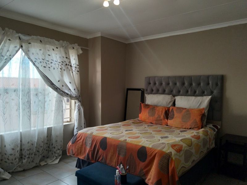Townhouse For Sale In Midrand - Photo 10