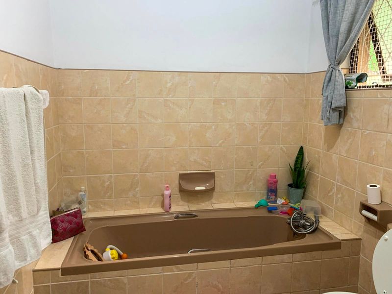 Townhouse Rental Monthly In Margate - Photo 10