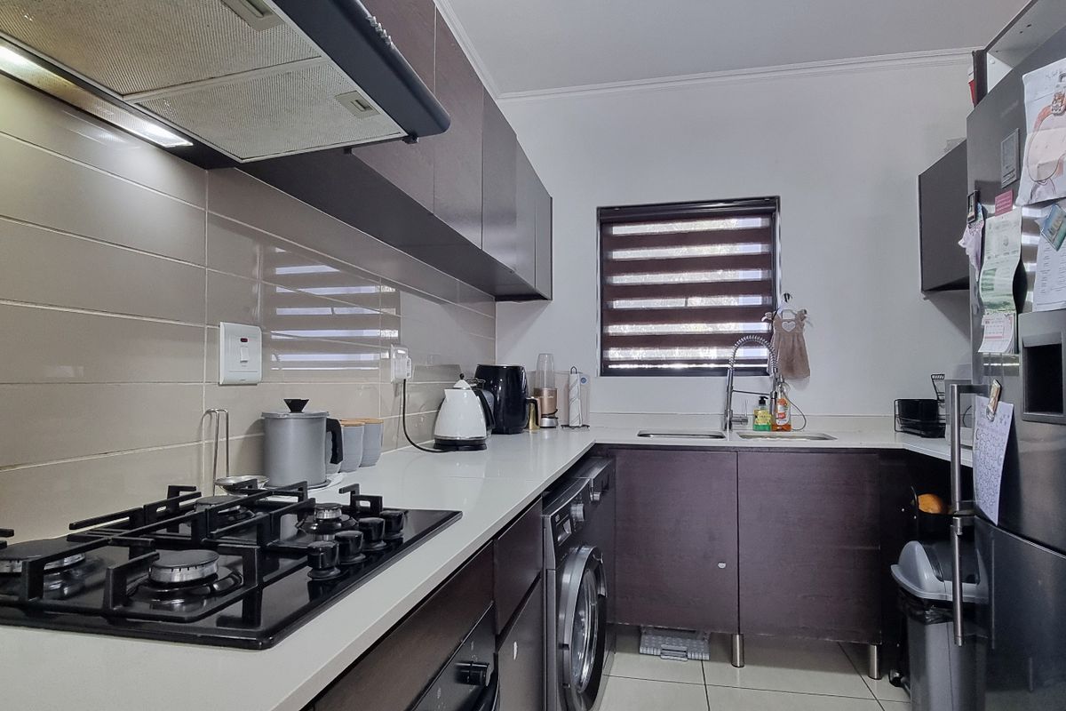 Apartment For Sale In Edenvale - Photo 2
