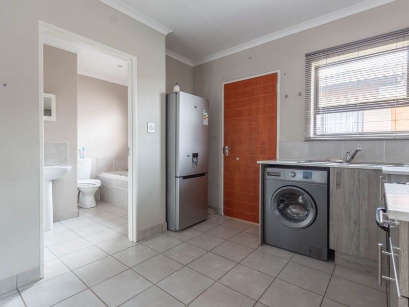 Townhouse For Sale In Boksburg - Photo 7