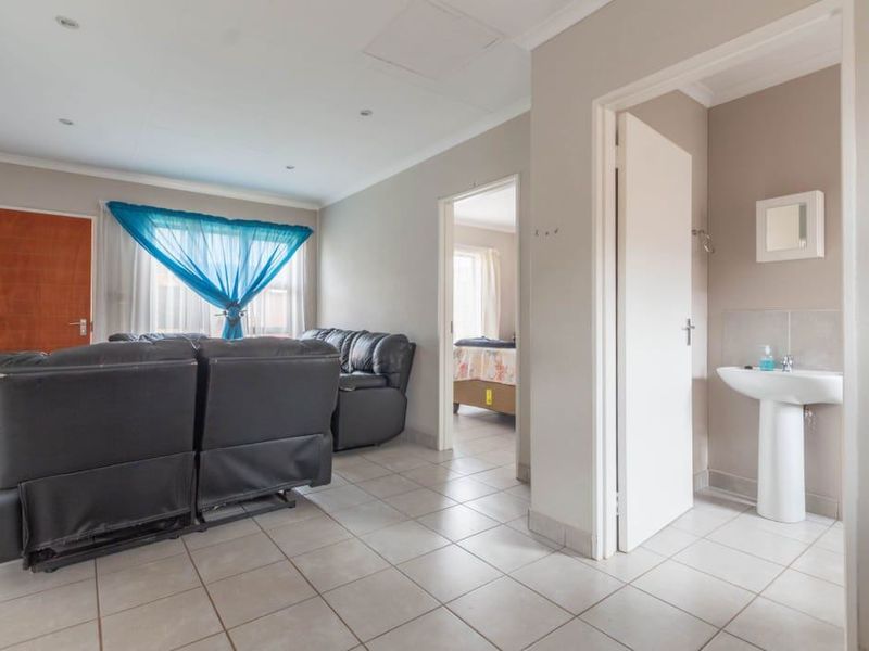 Townhouse For Sale In Boksburg - Photo 10