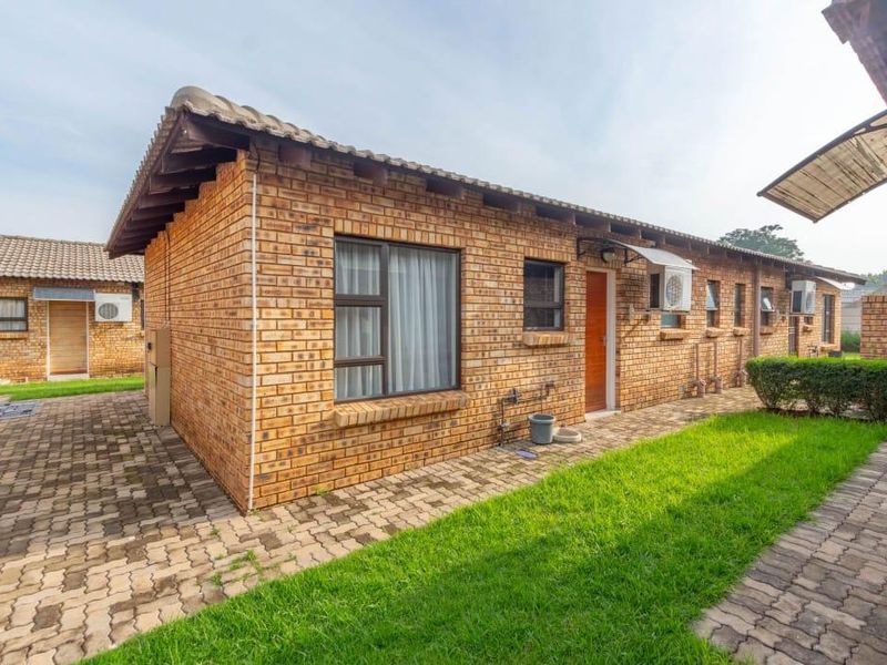 Townhouse For Sale In Boksburg - Photo 4