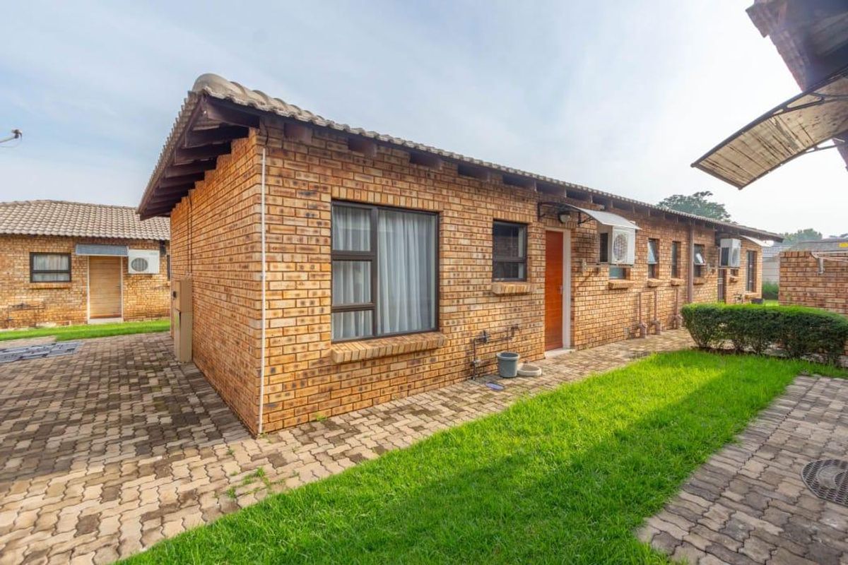 Townhouse For Sale In Boksburg - Photo 4