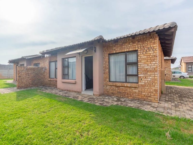 Townhouse For Sale In Boksburg - Photo 3