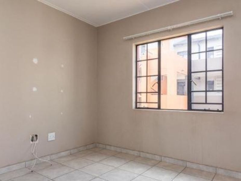House For Sale In Roodepoort - Photo 3